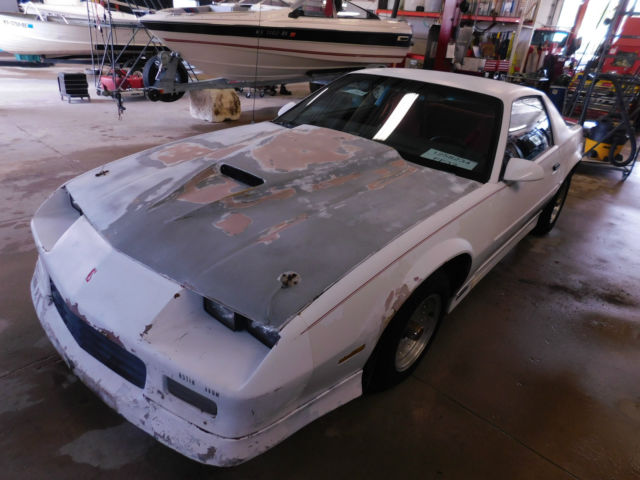 1990 White Chevrolet Camaro