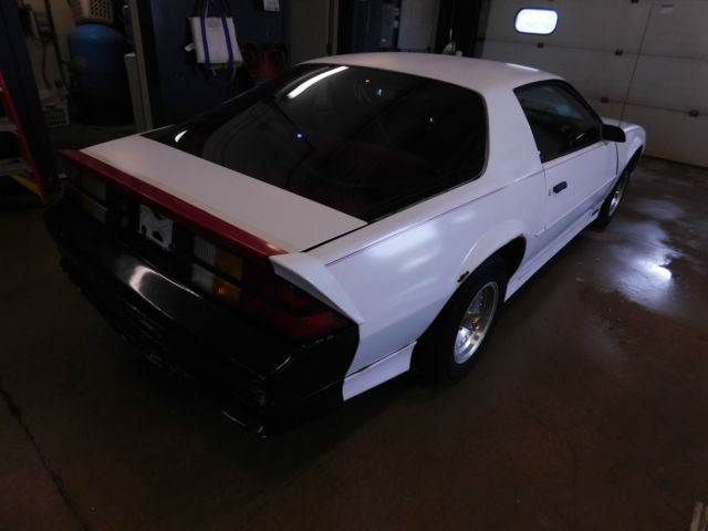 1990 White Chevrolet Camaro