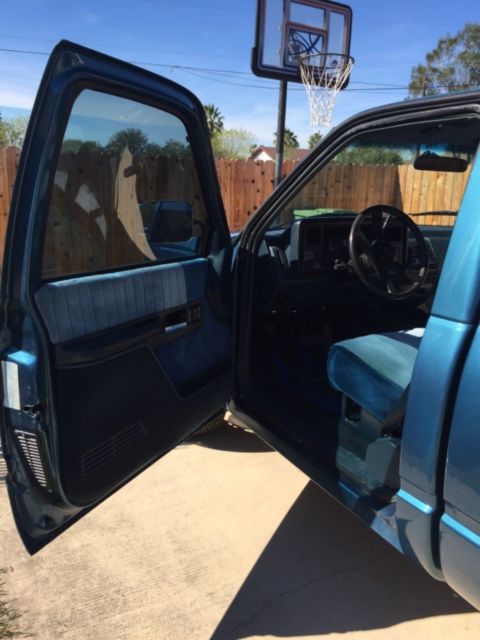 1990 BLUE Chevrolet C/K Pickup 1500 Standard Cab Pickup