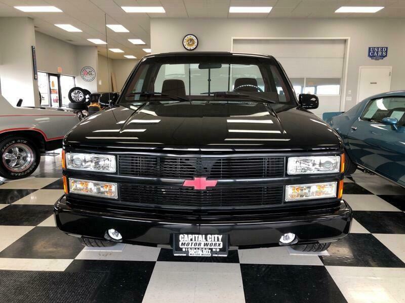 1990 Black Chevrolet C/K Pickup 1500 --
