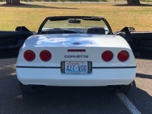 1990 White Chevrolet Corvette Convertible