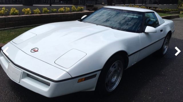 1990 White Chevrolet Corvette Convertible