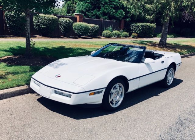 1990 White Chevrolet Corvette Convertible