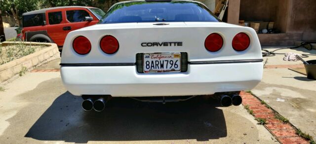 1990 White Chevrolet Corvette Coupe