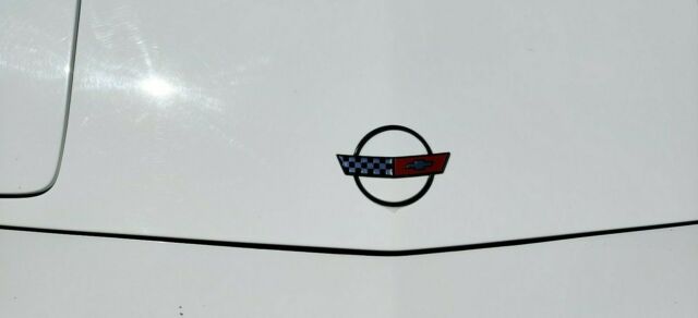 1990 White Chevrolet Corvette Coupe