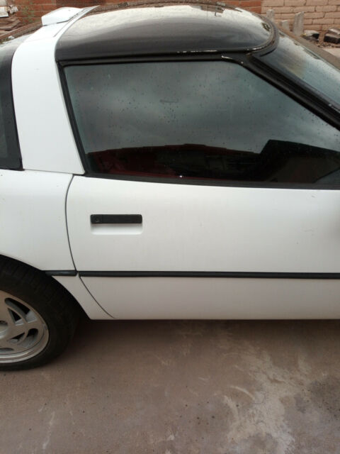 1990 White Chevrolet Corvette Coupe