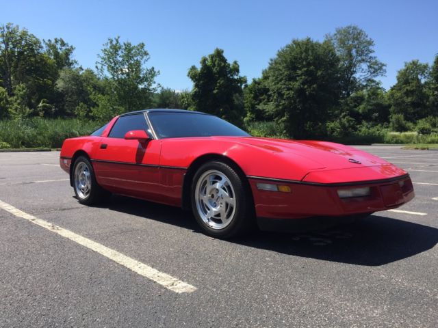 1990 Red Chevrolet Corvette Coupe