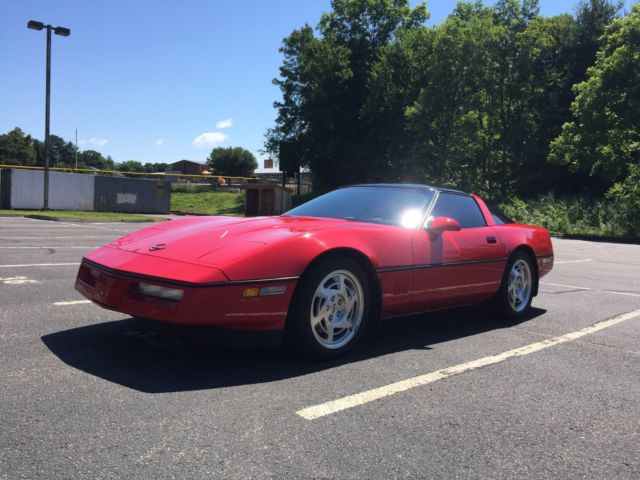 1990 Red Chevrolet Corvette Coupe