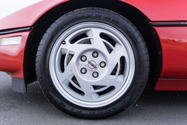 1990 Red Chevrolet Corvette --