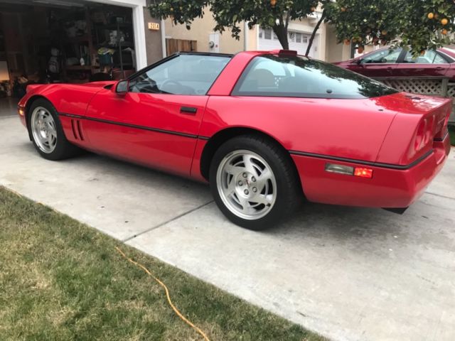 1990 Red Chevrolet Corvette Coupe
