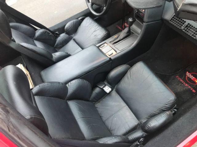 1990 Red Chevrolet Corvette Coupe