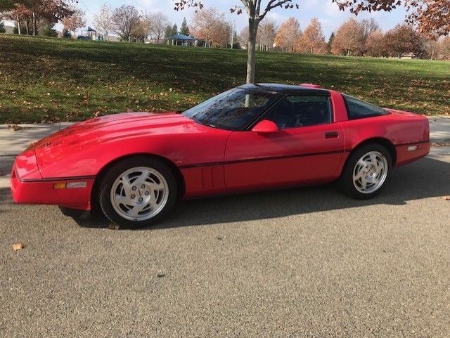 1990 Red Chevrolet Corvette Coupe