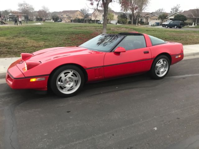 1990 Red Chevrolet Corvette Coupe