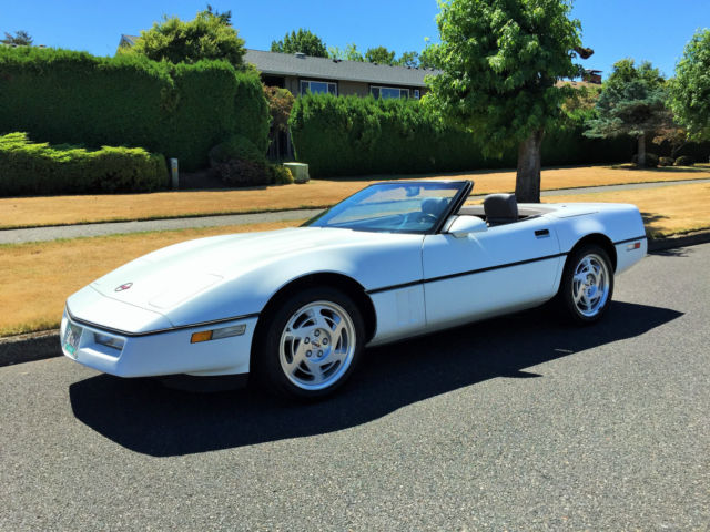 1990 White Chevrolet Corvette Convertible