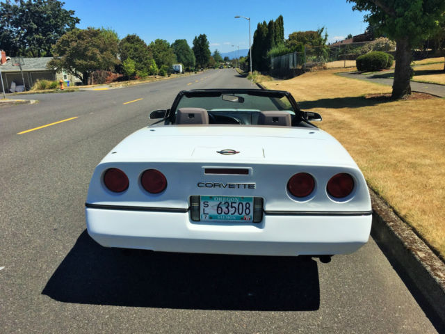 1990 White Chevrolet Corvette Convertible