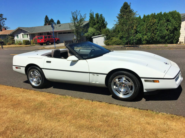 1990 White Chevrolet Corvette Convertible