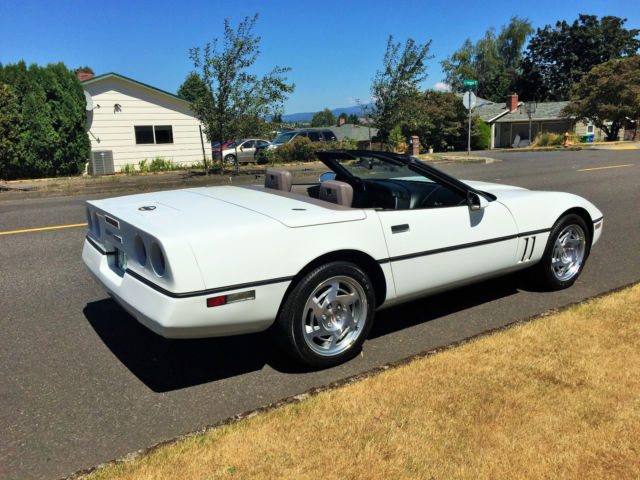 1990 White Chevrolet Corvette Convertible