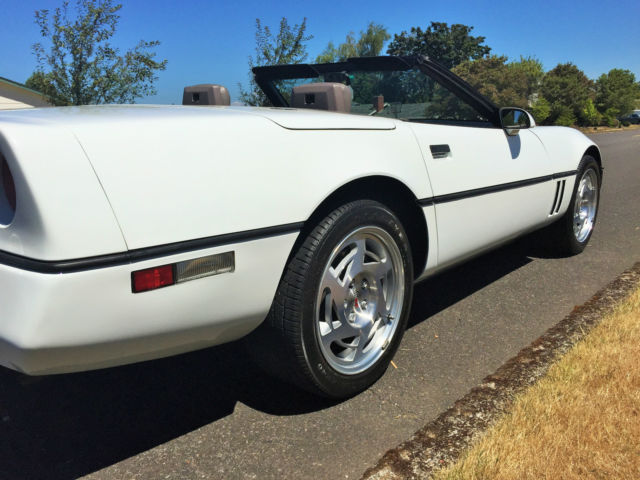1990 White Chevrolet Corvette Convertible