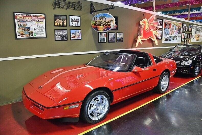 1990 Red Chevrolet Corvette Coupe