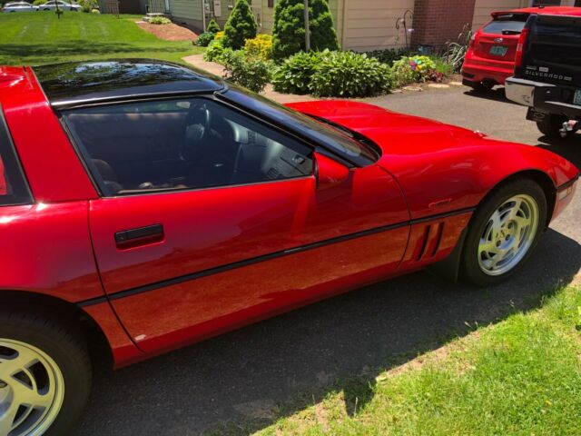 1990 Red Chevrolet Corvette