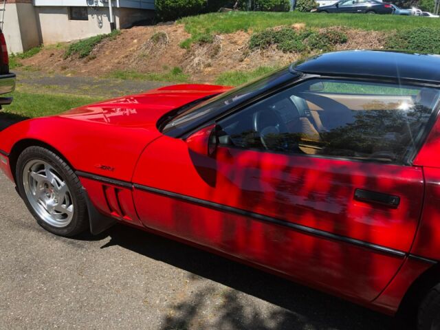 1990 Red Chevrolet Corvette