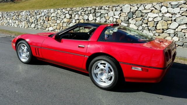 1990 Red Chevrolet Corvette Coupe