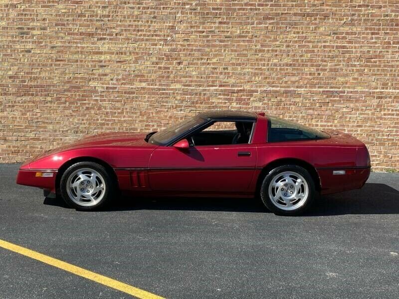1990 Red Chevrolet Corvette Hatchback