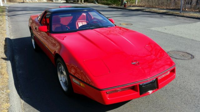 1990 Red Chevrolet Corvette Coupe