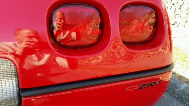 1990 Red Chevrolet Corvette Coupe