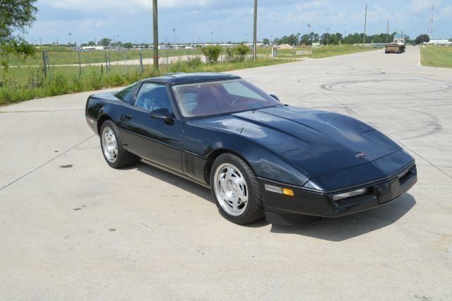1990 Black Chevrolet Corvette --