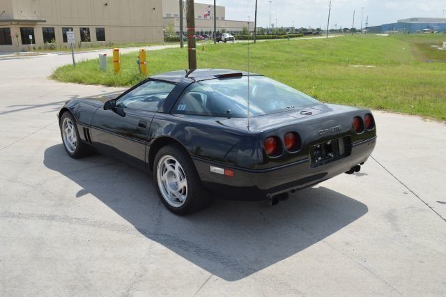 1990 Black Chevrolet Corvette --