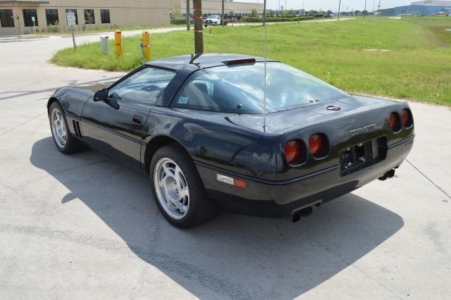 1990 Black Chevrolet Corvette --