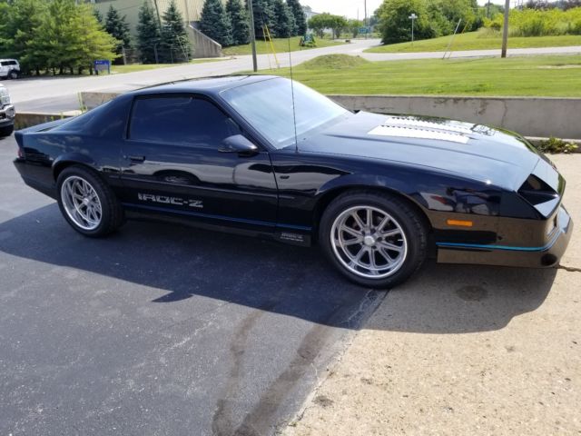 1990 Black Chevrolet Camaro Coupe