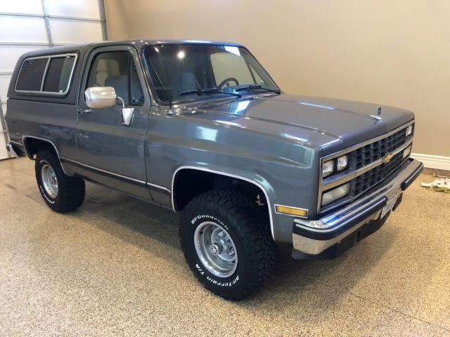 1990 Gray Chevrolet Blazer