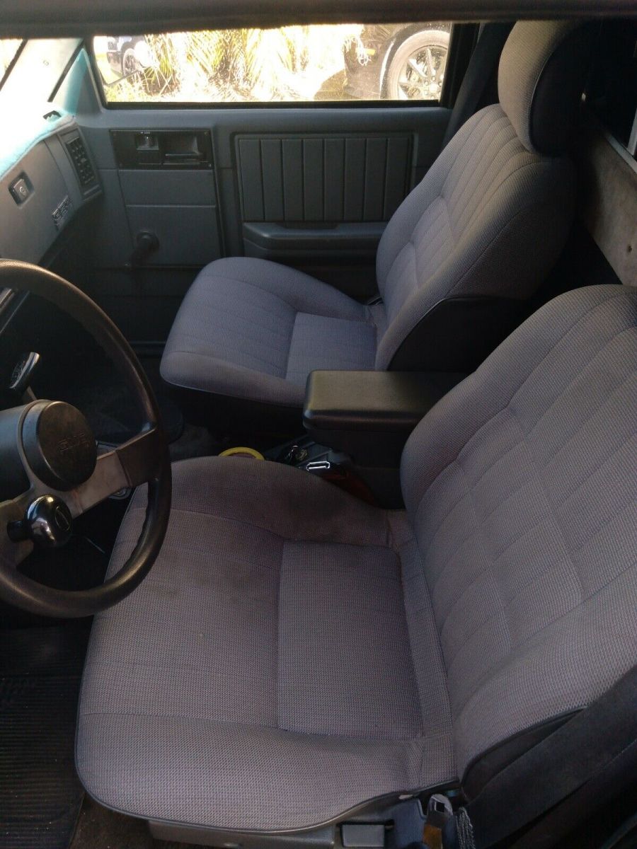 1990 Black Chevrolet S10 Pickup