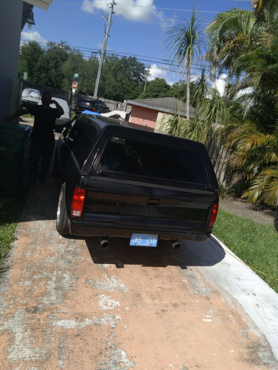 1990 Black Chevrolet S10 Pickup