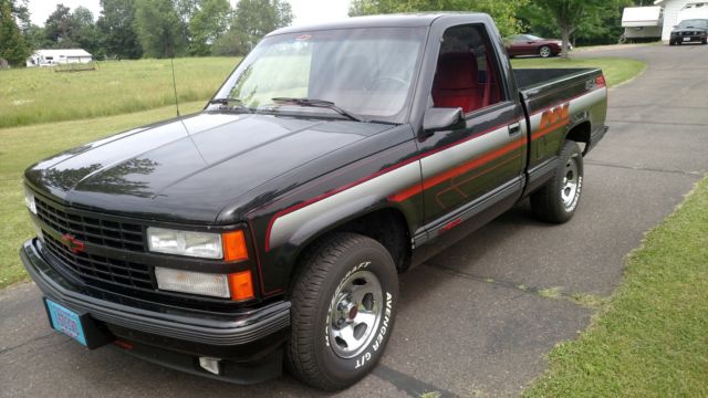 1990 Black Chevrolet Silverado 1500 Standard Cab Pickup