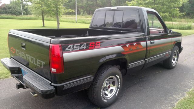 1990 Black Chevrolet Silverado 1500 Standard Cab Pickup