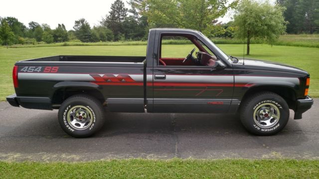 1990 Black Chevrolet Silverado 1500 Standard Cab Pickup