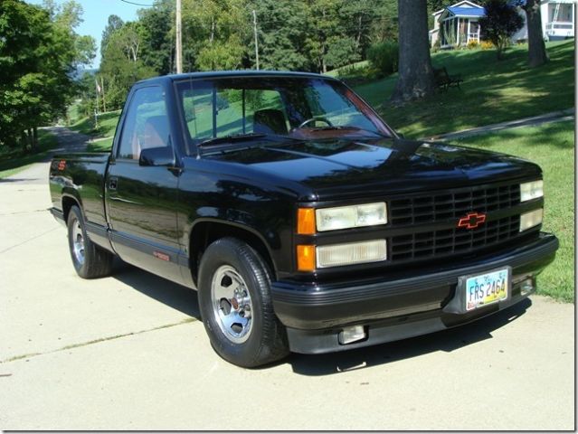 1990 Black Chevrolet C/K Pickup 1500 Standard Cab Pickup