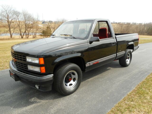 1990 Black Chevrolet C/K Pickup 1500 Standard Cab Pickup