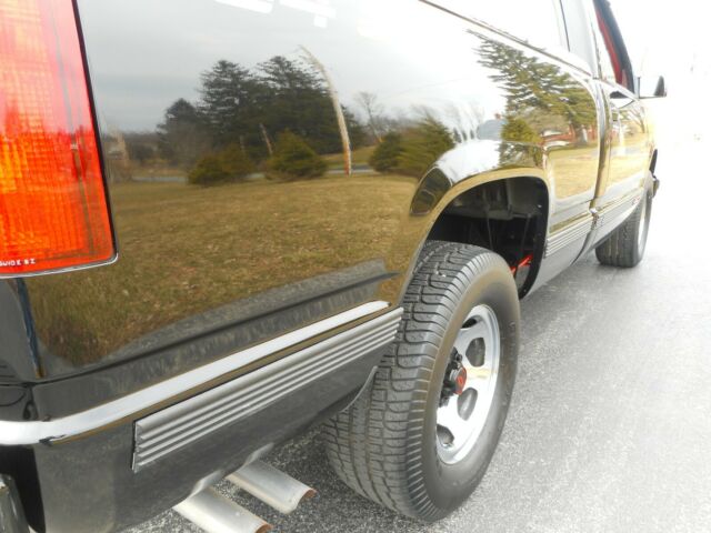 1990 Black Chevrolet C/K Pickup 1500 Standard Cab Pickup