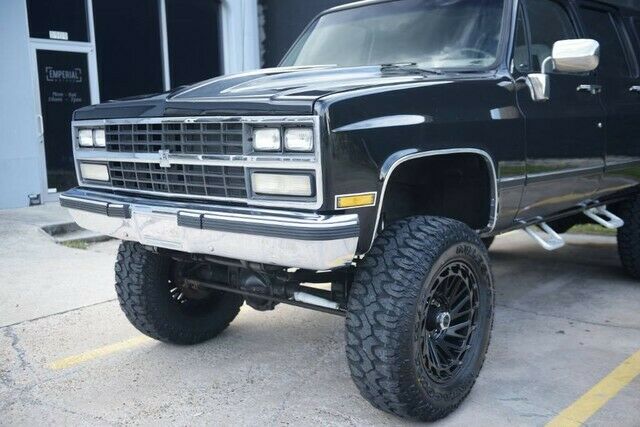 1990 Black Chevrolet Suburban SUV