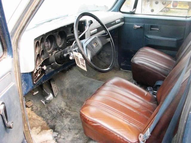 1990 White Chevrolet Suburban SUV