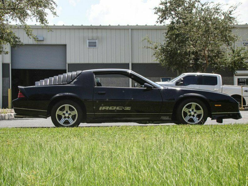 1990 Black Chevrolet Camaro Coupe