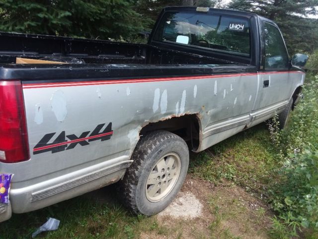 1990 Chevrolet C/K Pickup 1500 Standard Cab Pickup