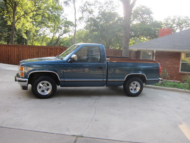 1990 Black Chevrolet C/K Pickup 1500 Standard Cab Pickup