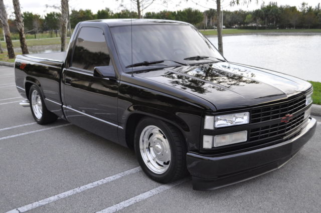 1990 Black Chevrolet C/K Pickup 1500 Standard Cab Pickup