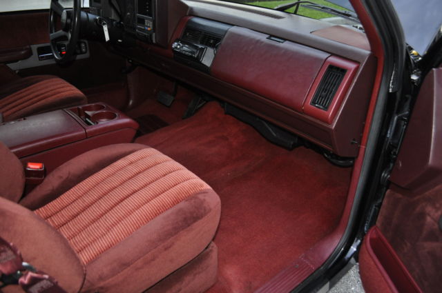 1990 Black Chevrolet C/K Pickup 1500 Standard Cab Pickup