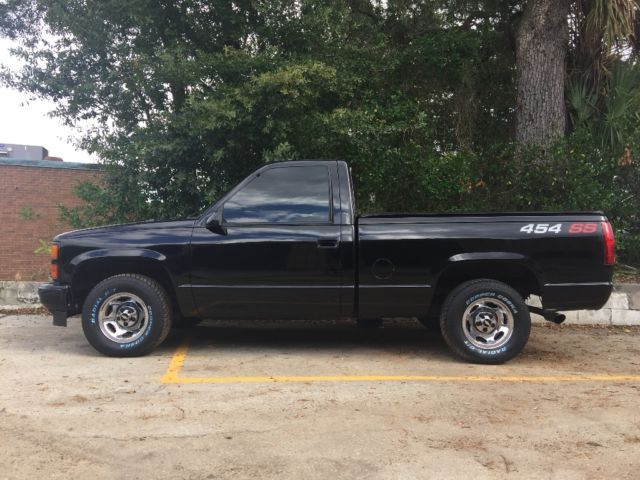 1990 Black Chevrolet C/K Pickup 1500 Standard Cab Pickup